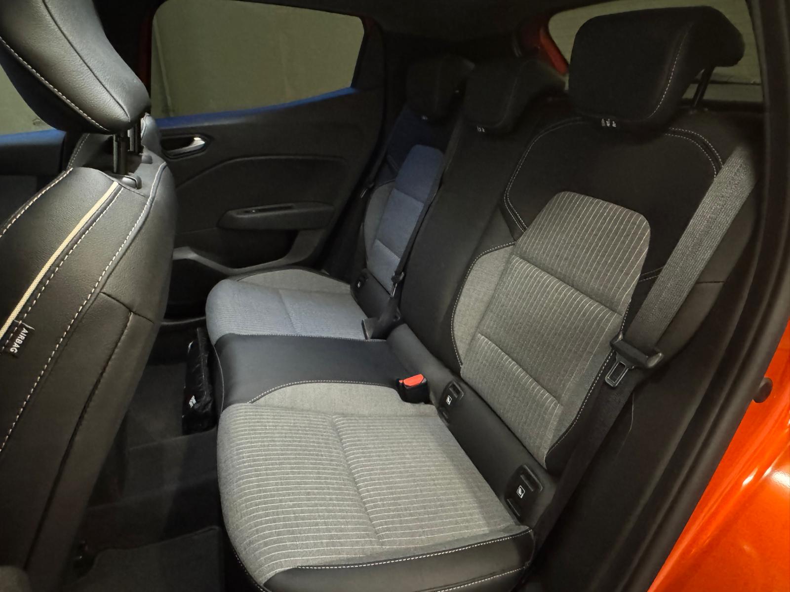 RENAULT Clio 1.0 Techno-image-12