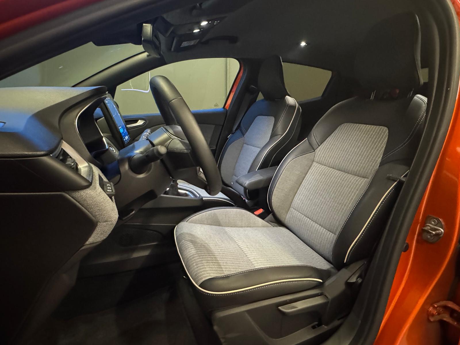RENAULT Clio 1.0 Techno-image-9