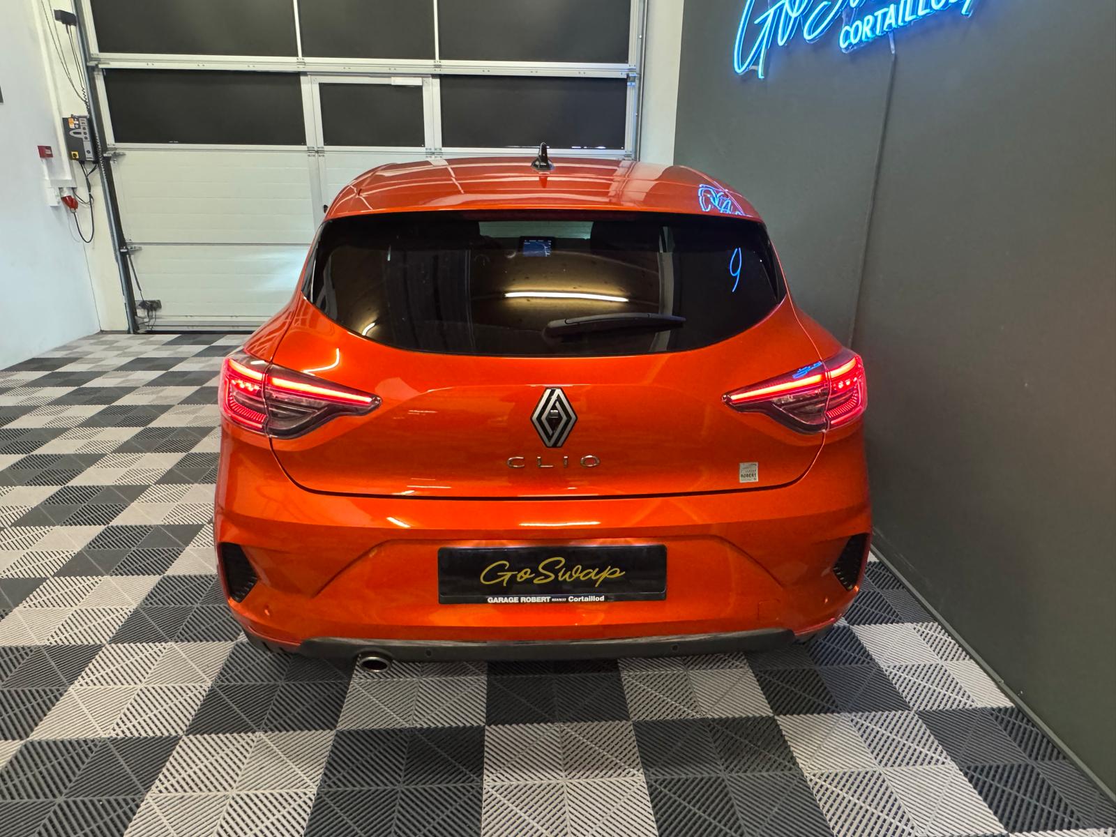 RENAULT Clio 1.0 Techno-image-4