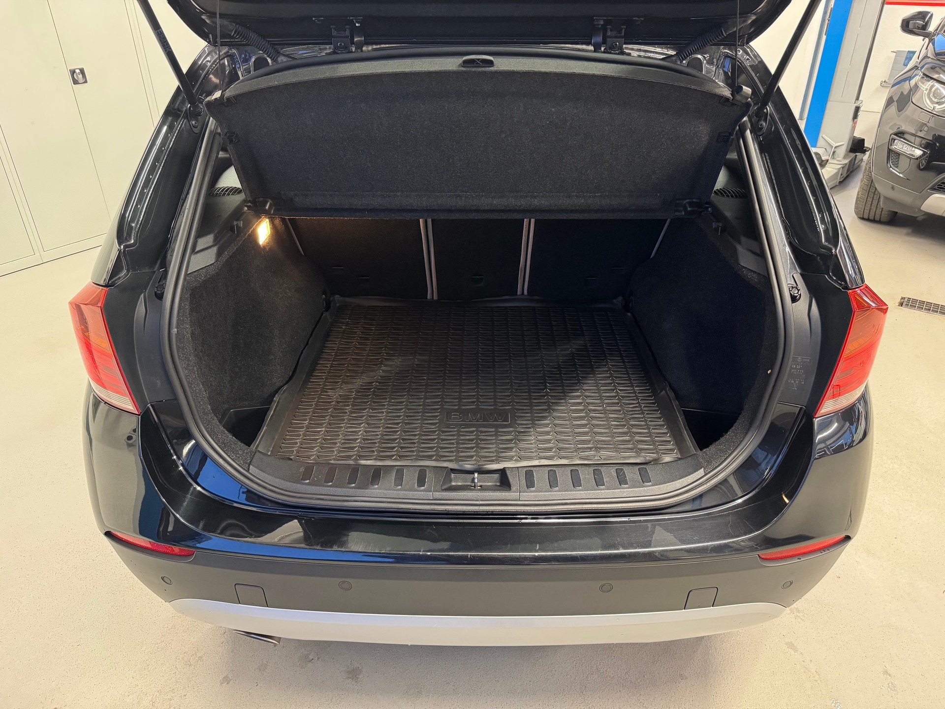 BMW X1 xDrive 23d Steptronic-image-12