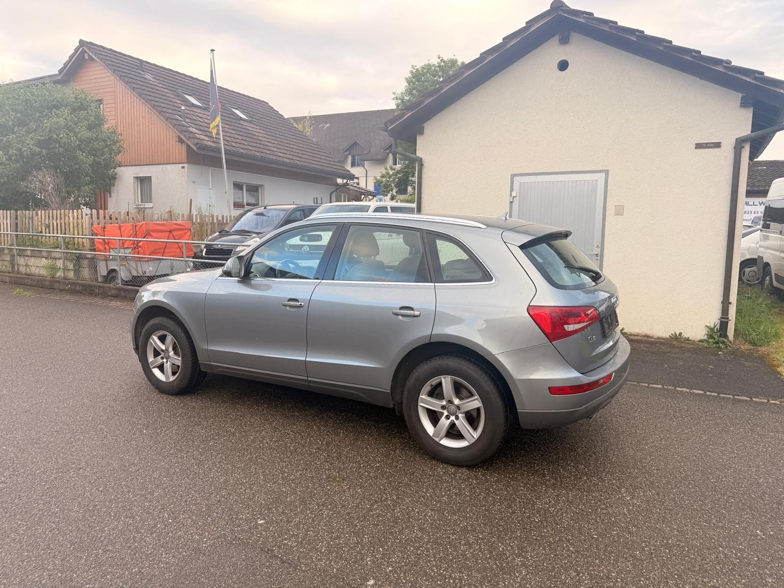 AUDI Q5 2.0 TDI quattro S-tronic-image-2