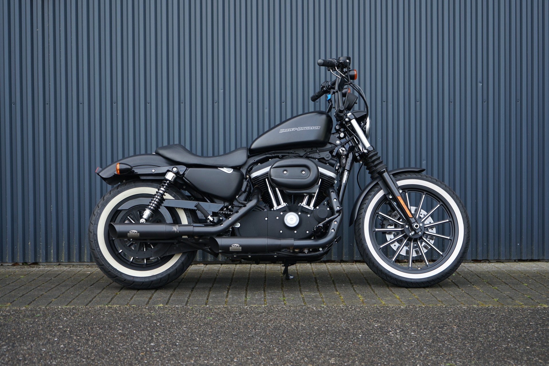 HARLEY-DAVIDSON XL 883 N Sportster Iron-image-0