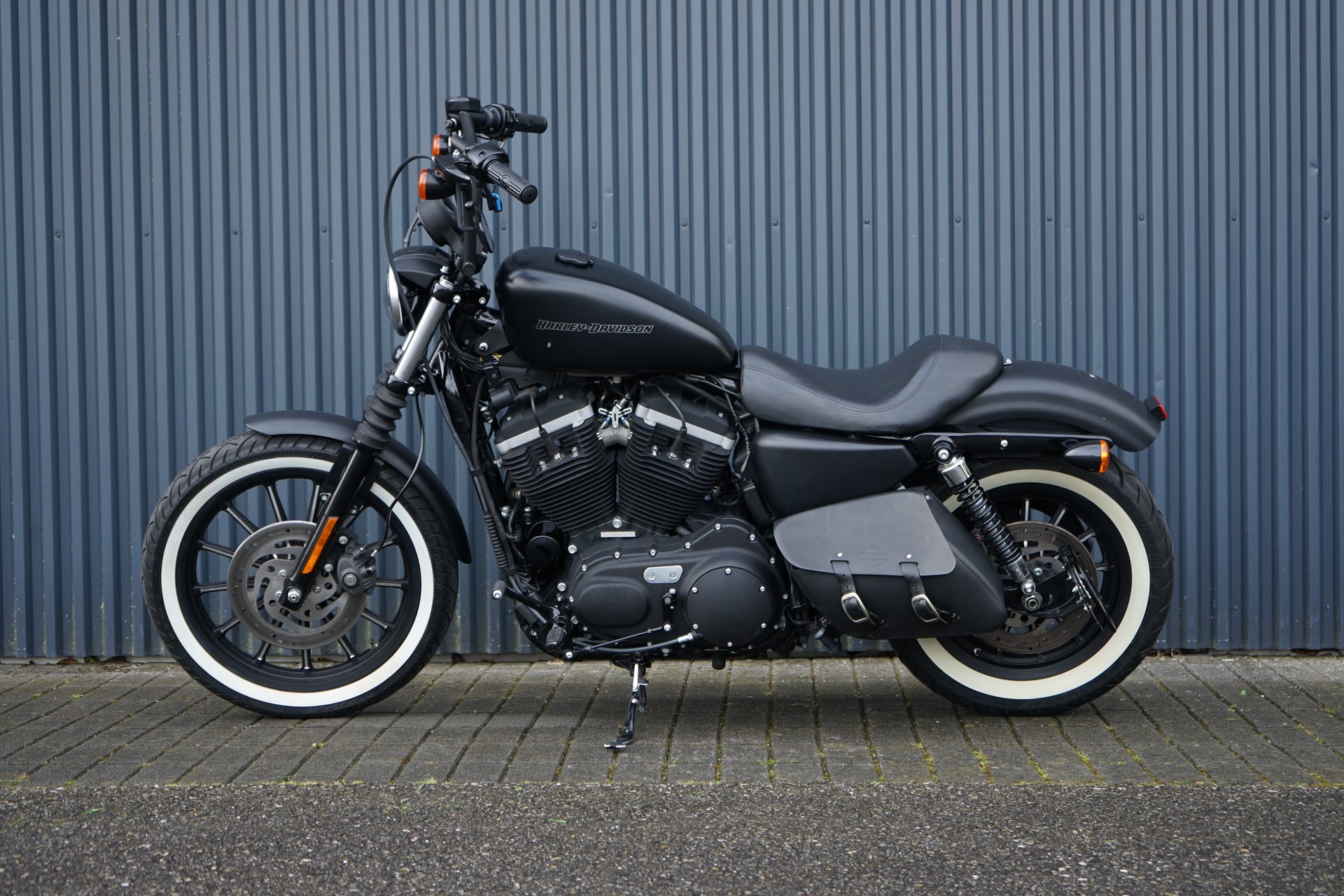 HARLEY-DAVIDSON XL 883 N Sportster Iron-image-6