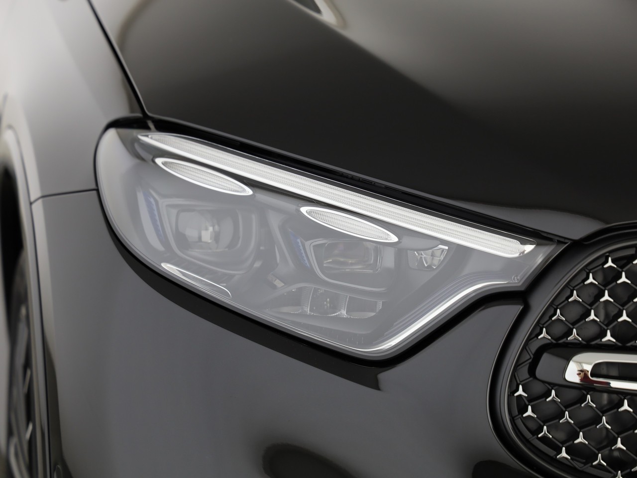 MERCEDES-BENZ GLC 300 d 4Matic 9G-Tronic-image-17
