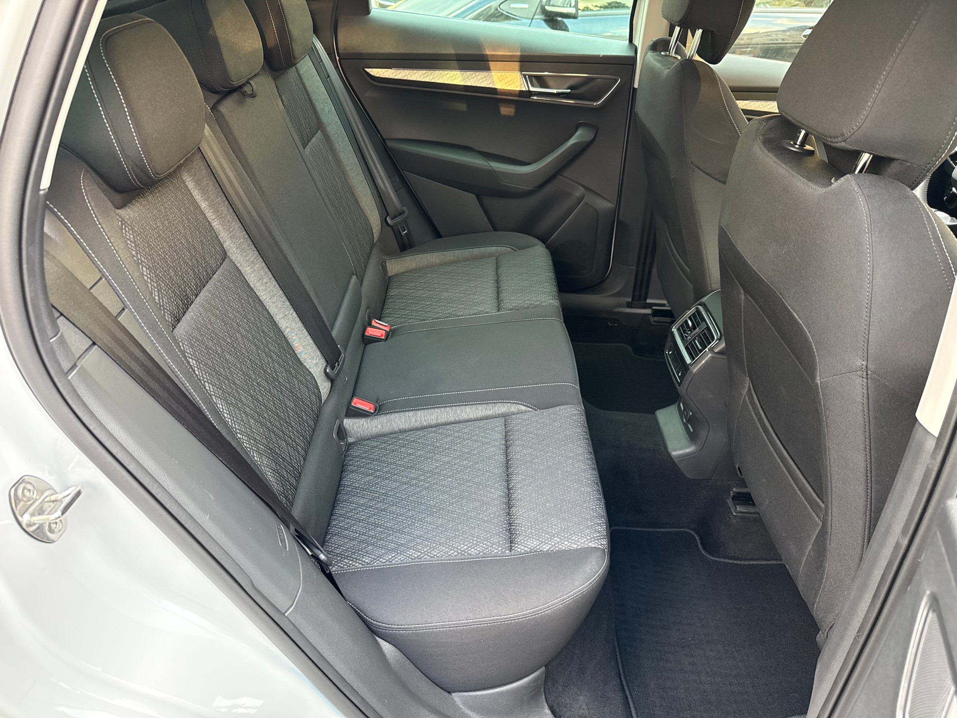 SKODA Karoq 2.0 TDI Style 4x4 DSG-image-20