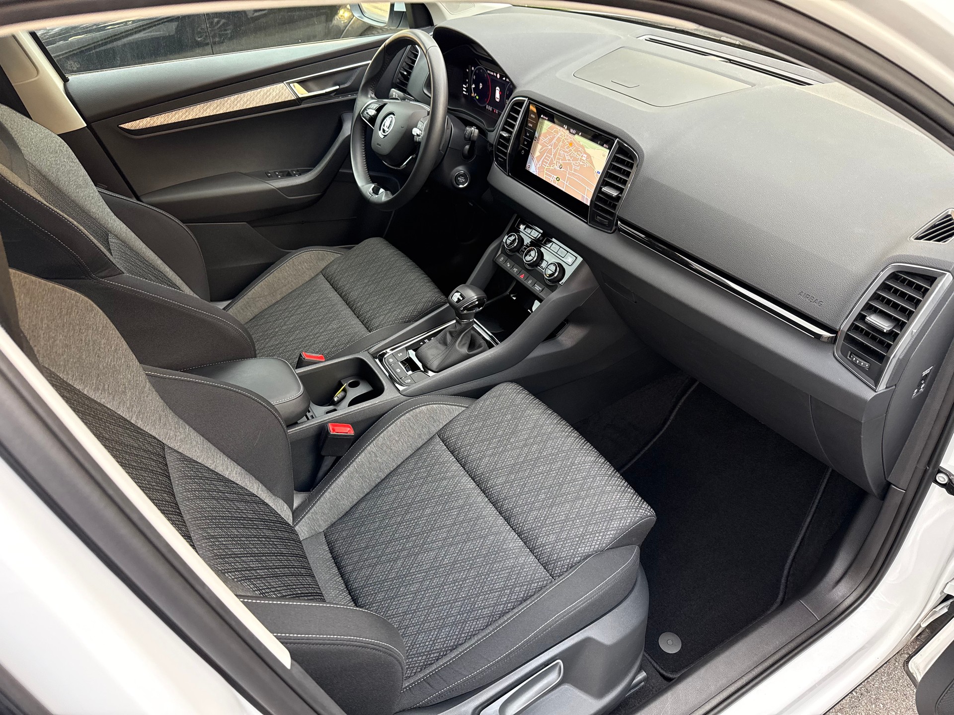 SKODA Karoq 2.0 TDI Style 4x4 DSG-image-19