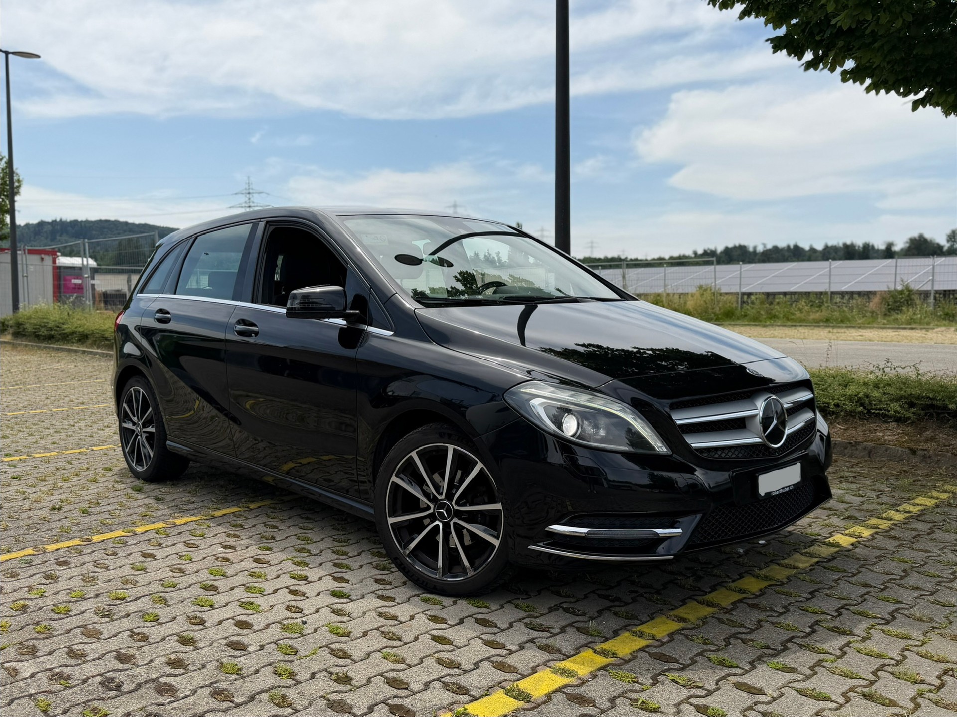 MERCEDES-BENZ B 200-image-1