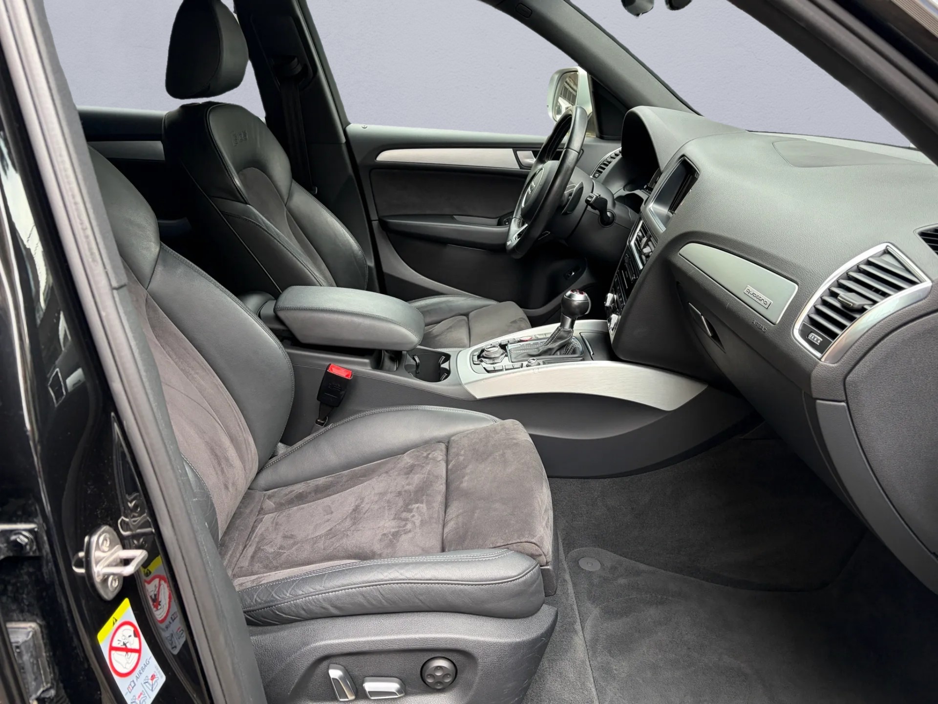 AUDI SQ5 3.0 TDI quattro tiptronic-image-9