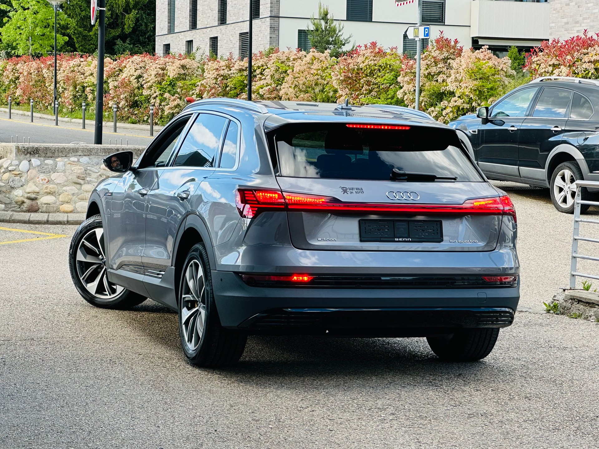 AUDI e-tron 50 Sportback quattro-image-12