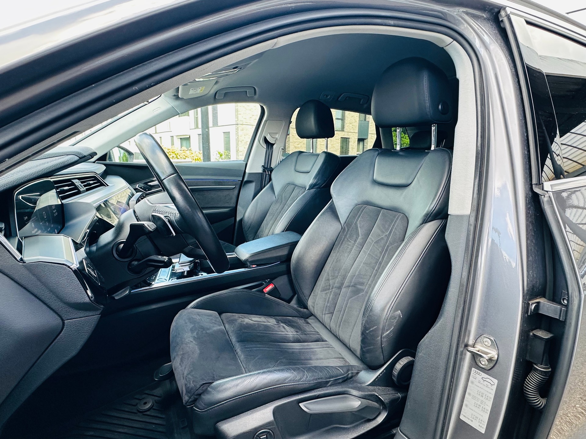 AUDI e-tron 50 Sportback quattro-image-16
