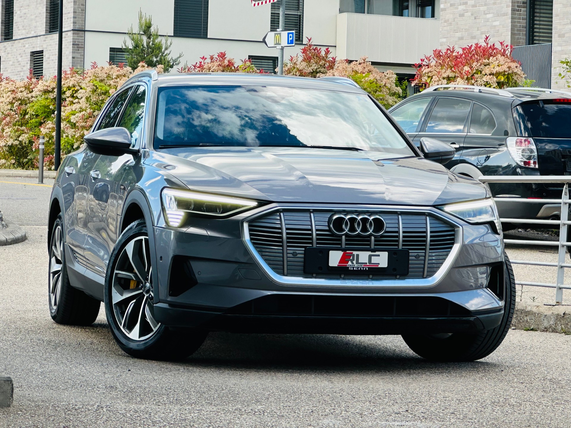 AUDI e-tron 50 Sportback quattro-showroom-element-1
