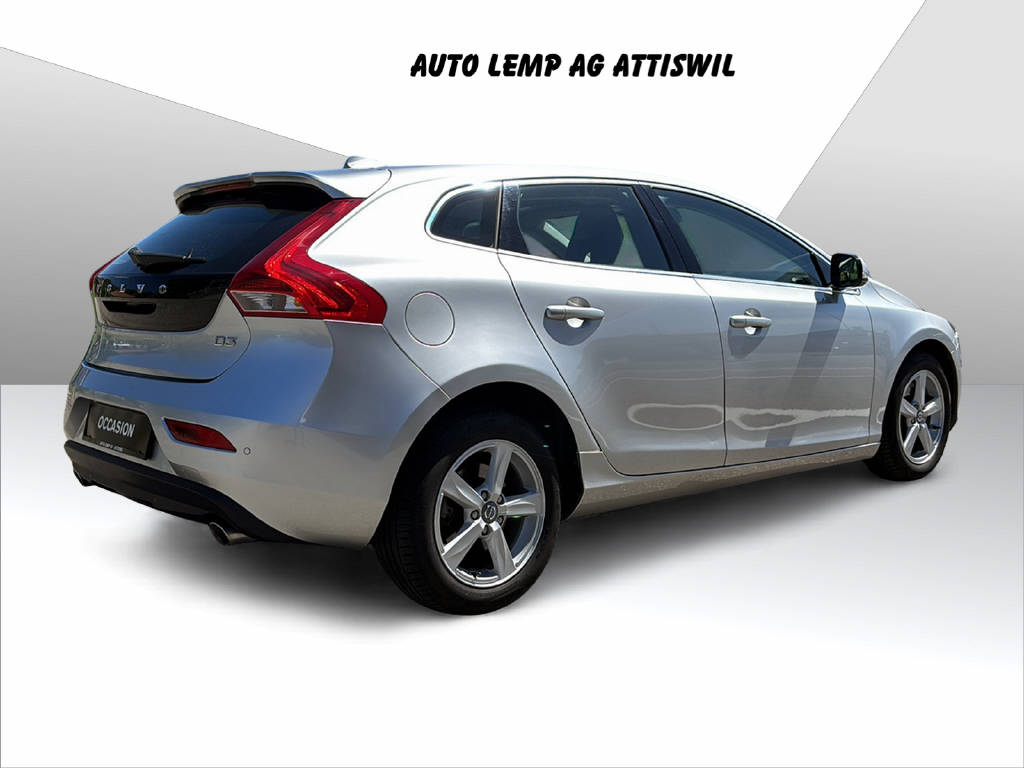 VOLVO V40 2.0 D3 Momentum S/S-image-4
