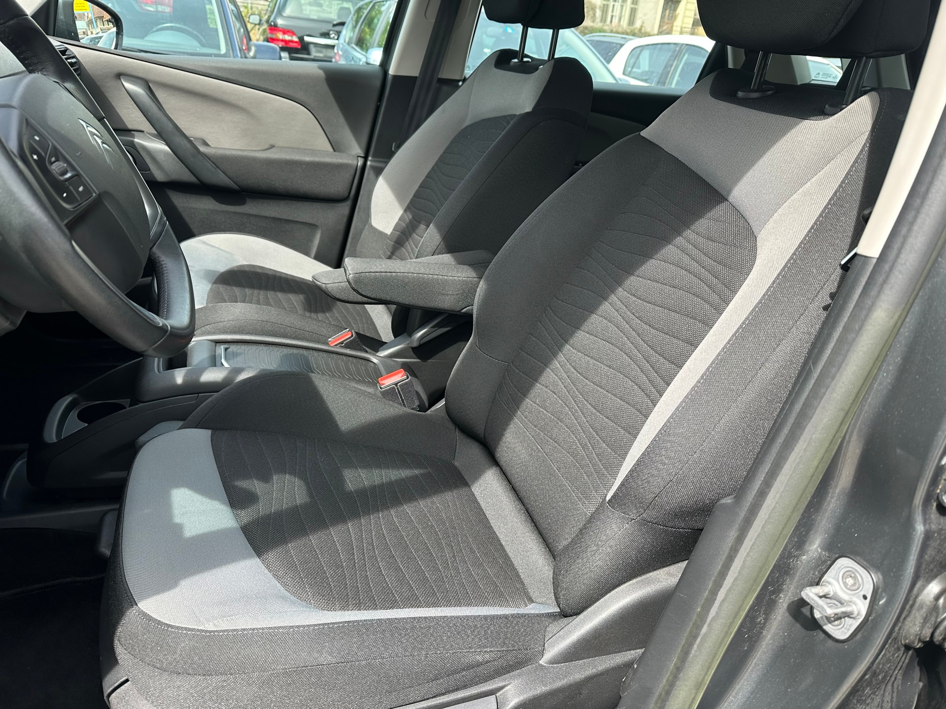 CITROEN C4 Picasso 1.6 e-HDi Intensive ETG6-image-6