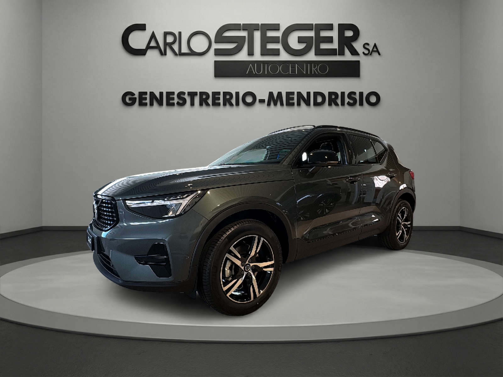 VOLVO XC40 B3 Benzin Mild Hybrid Plus Dark DCT
