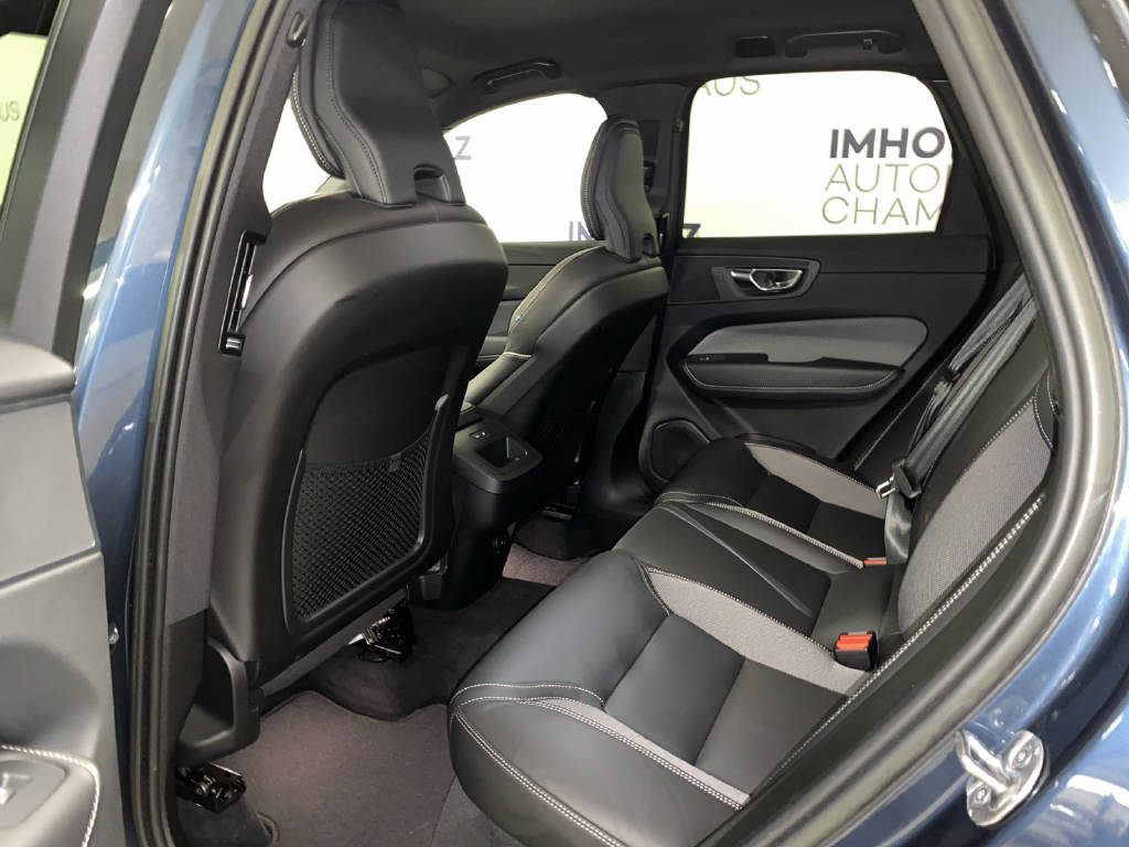 VOLVO XC60 2.0 B4 MH Plus Dark AWD-image-16