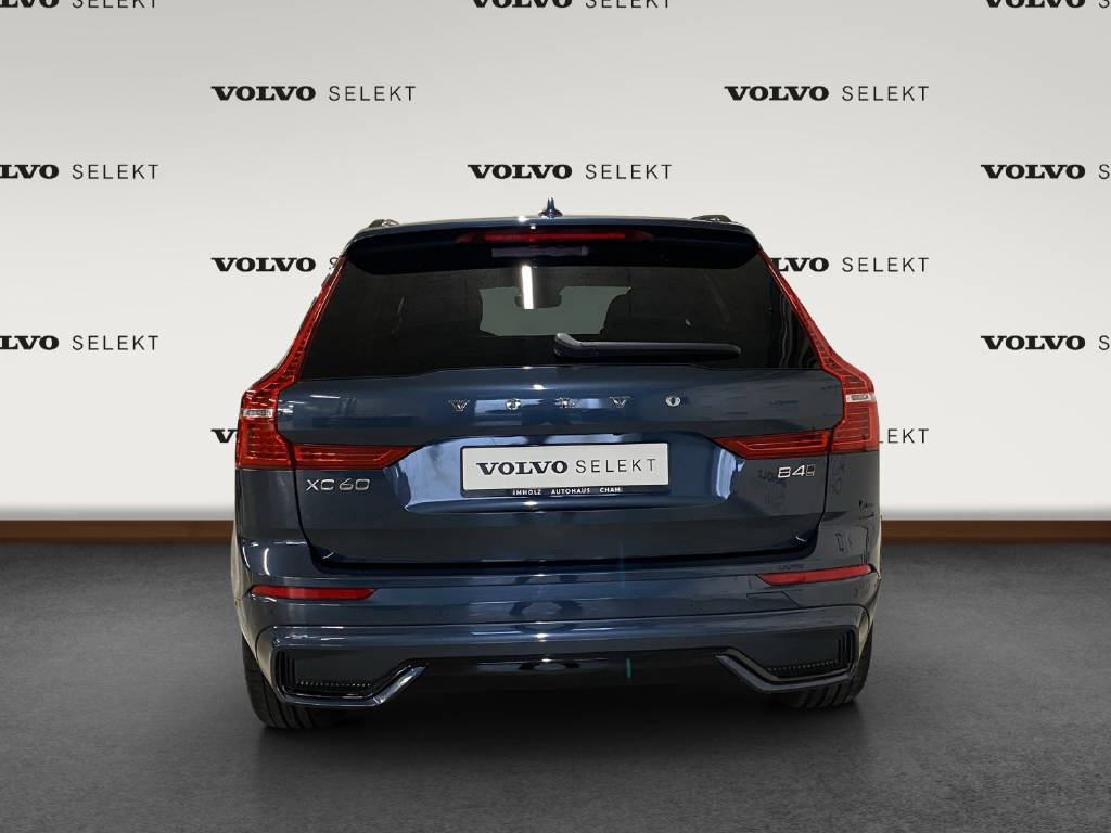 VOLVO XC60 2.0 B4 MH Plus Dark AWD-showroom-element-3