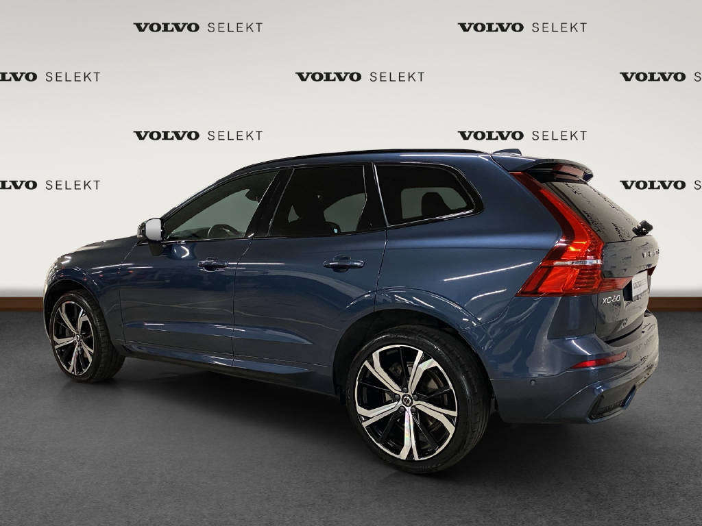 VOLVO XC60 2.0 B4 MH Plus Dark AWD-showroom-element-2