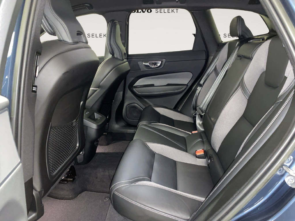 VOLVO XC60 2.0 B4 MH Plus Dark AWD-image-12