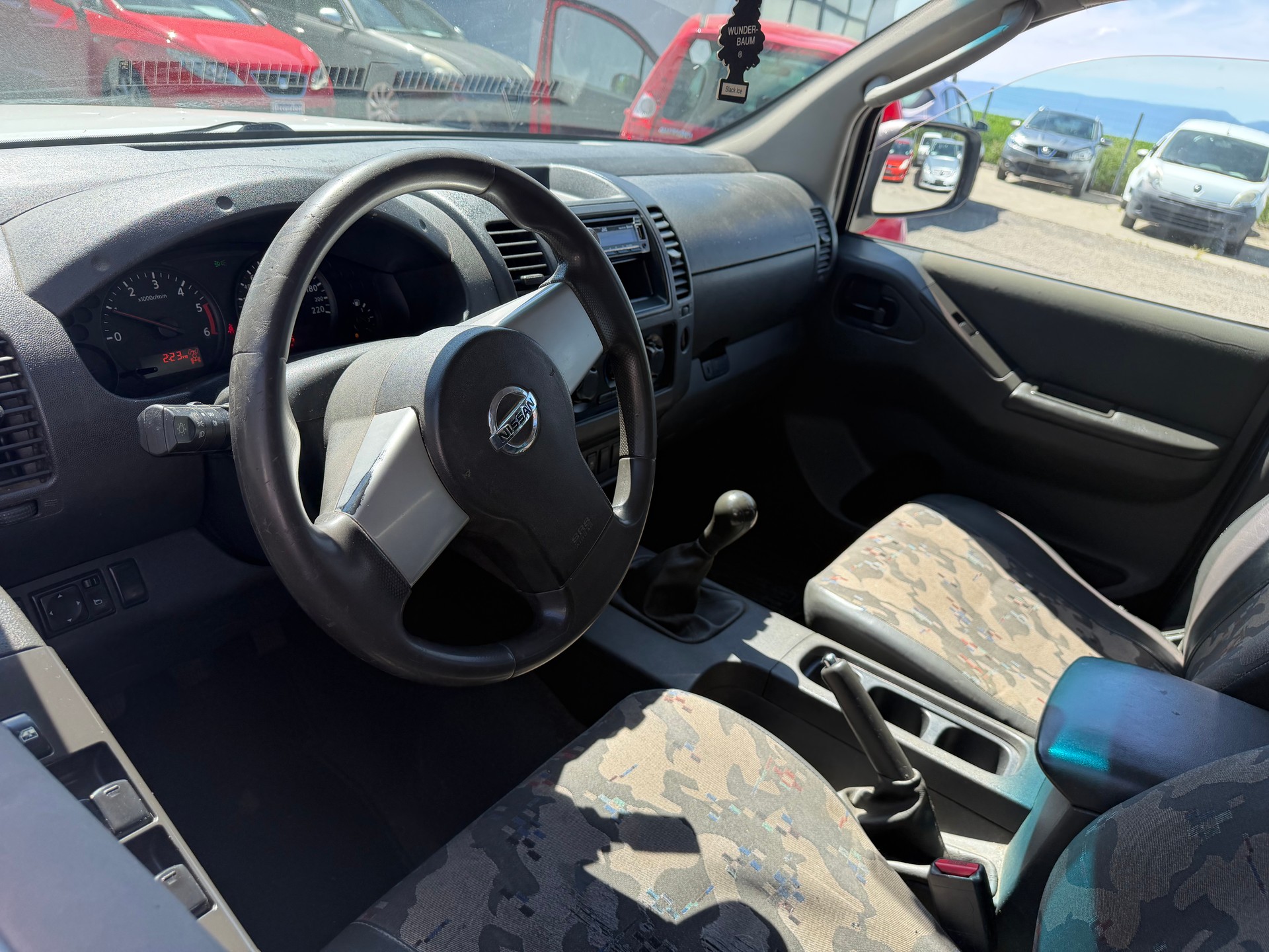 NISSAN Navara Double Cab SE 2.5 dCi 4WD-image-8
