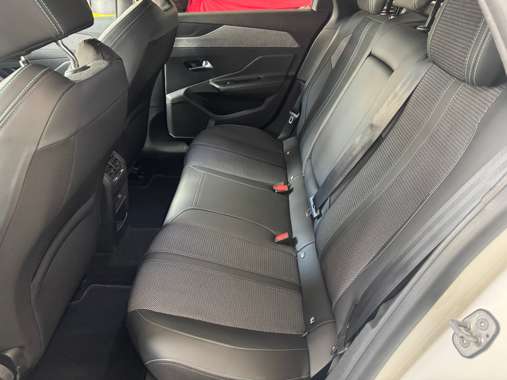 PEUGEOT 308 SW 1.5 BlueHDI Allure Pack EAT8-showroom-element-3