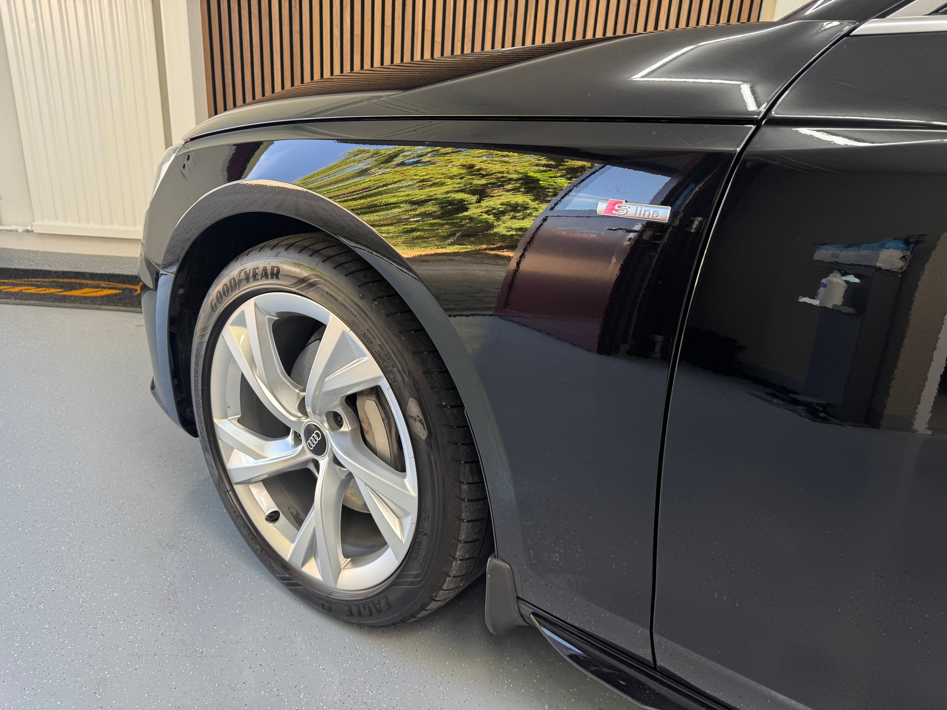 AUDI A4 Avant 40 TFSI S line S-tronic quattro-showroom-element-2