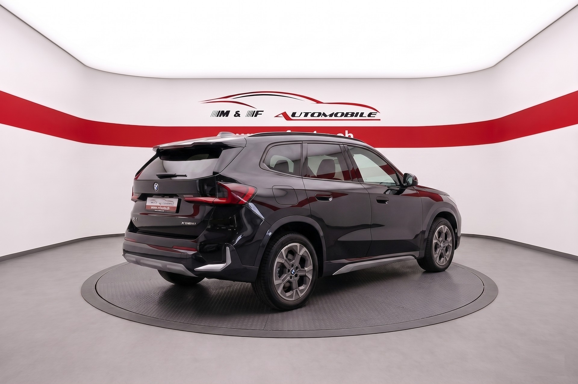BMW X1 23d xDrive CH FAHRZEUG AUS 1. HAND-showroom-element-1