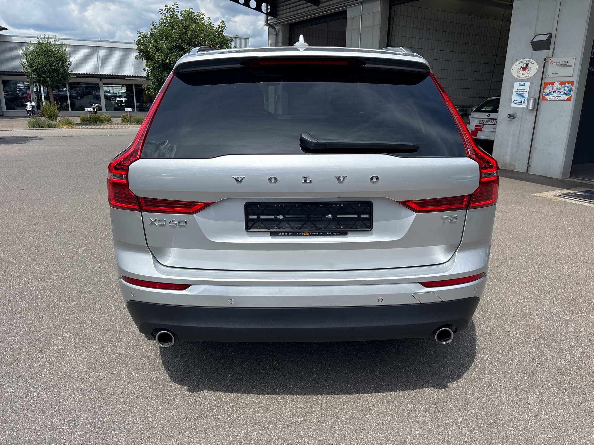 VOLVO XC60 T5 Momentum Geartronic-image-6