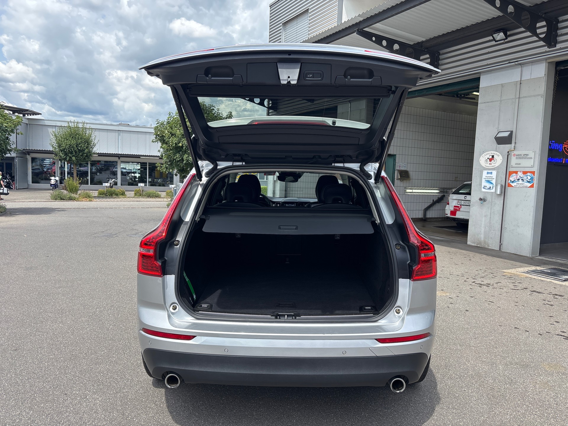 VOLVO XC60 T5 Momentum Geartronic-image-15
