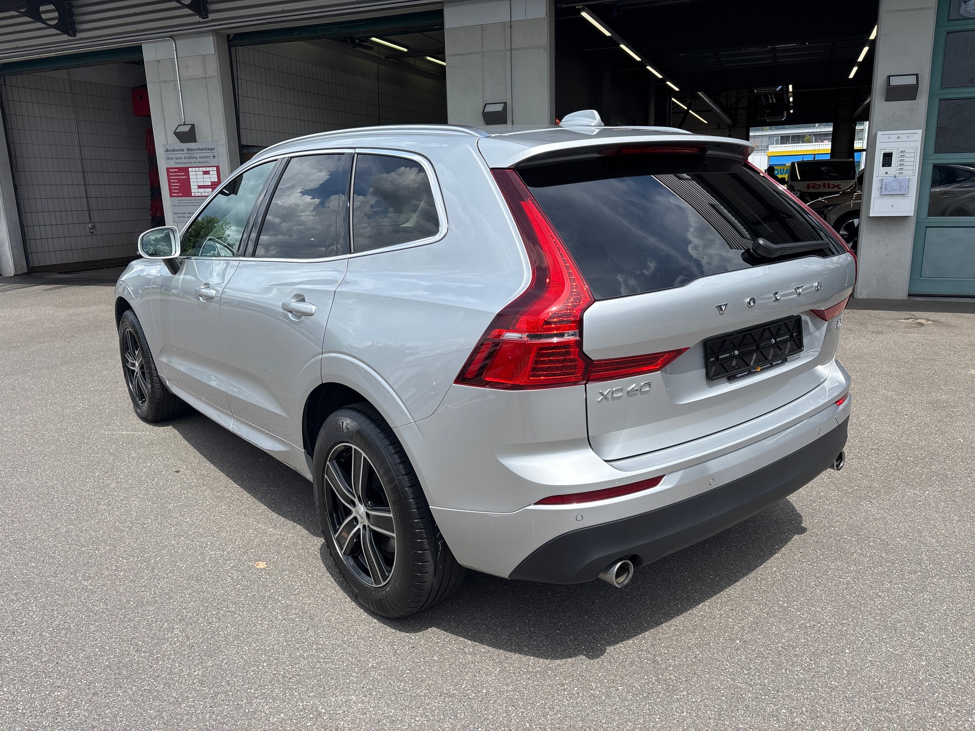 VOLVO XC60 T5 Momentum Geartronic-image-7