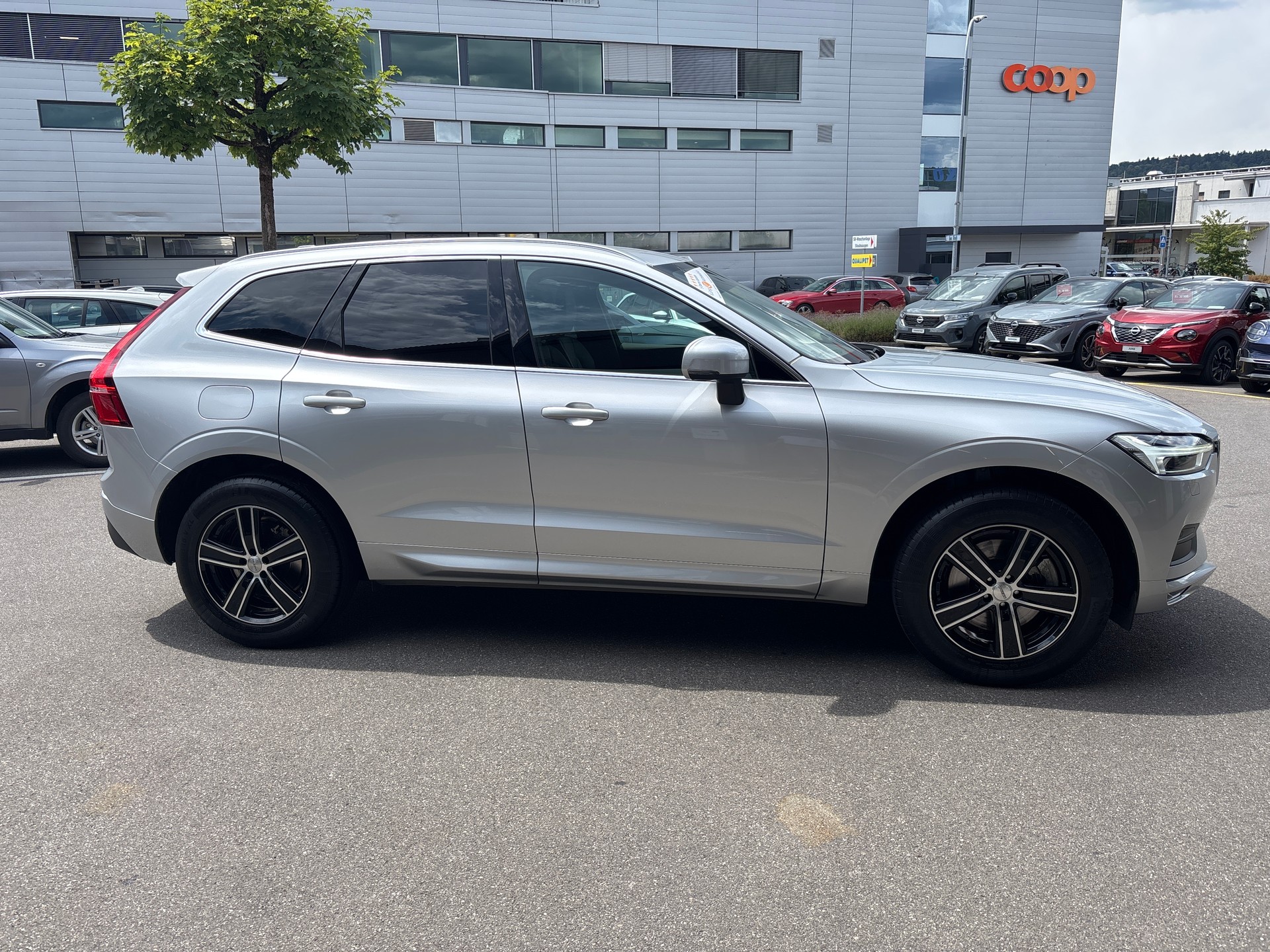 VOLVO XC60 T5 Momentum Geartronic-image-4