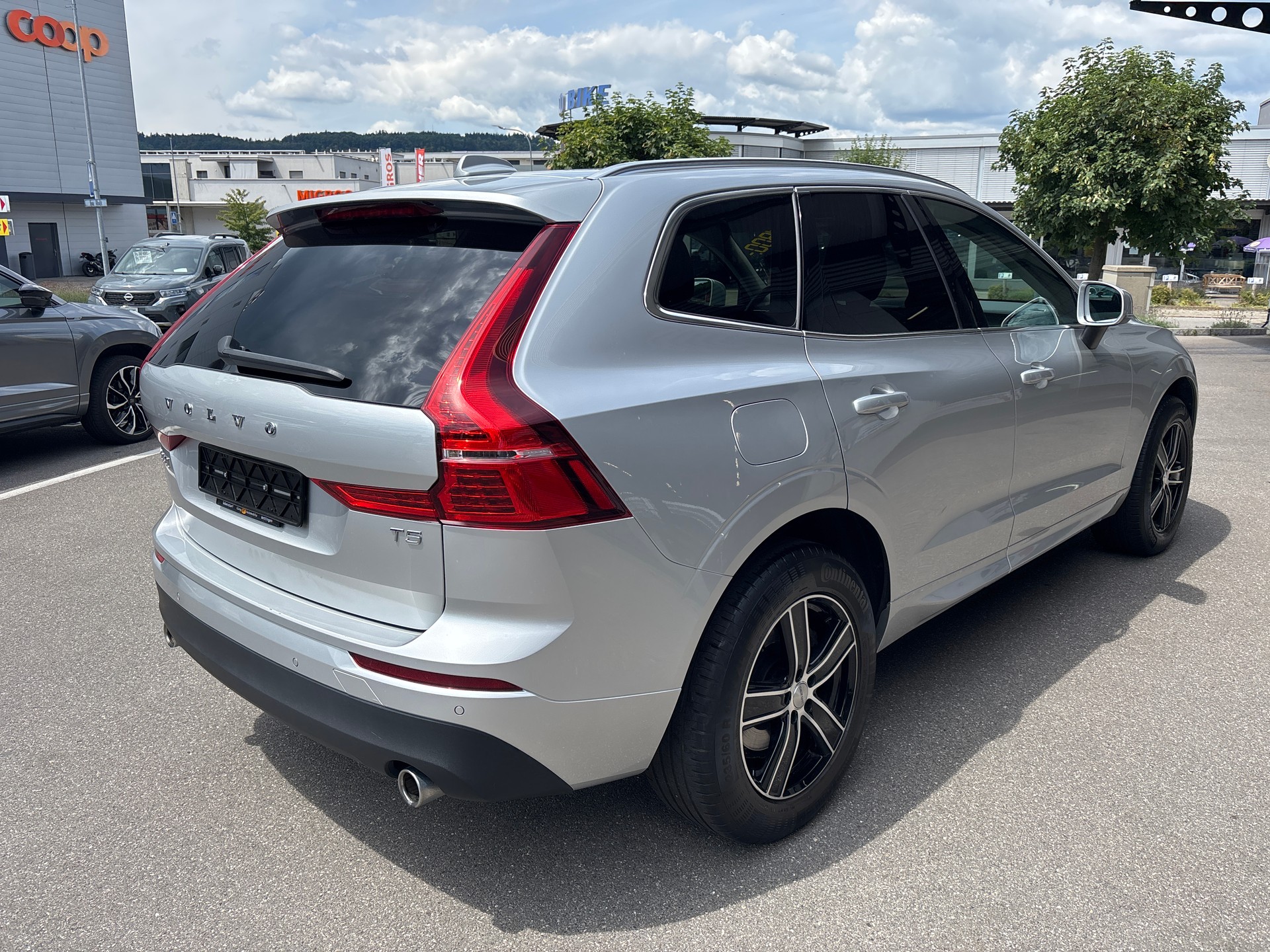VOLVO XC60 T5 Momentum Geartronic-image-5