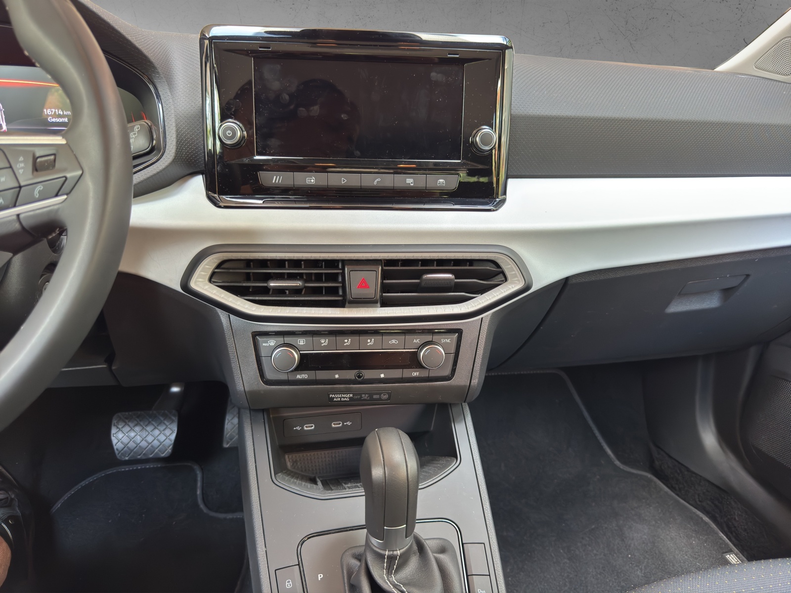 SEAT Ibiza 1.0 EcoTSI GO DSG-image-13