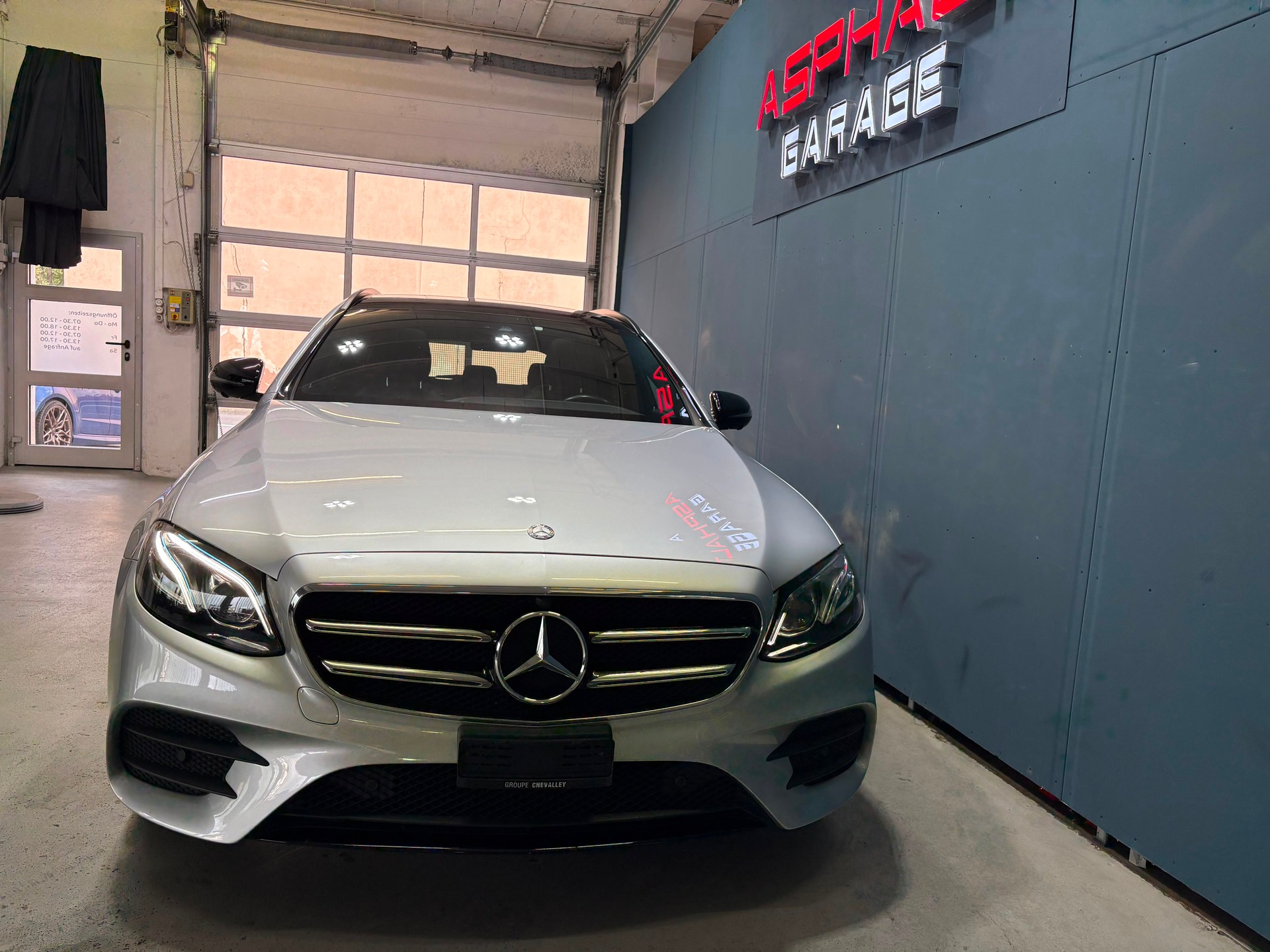 MERCEDES-BENZ E 220 d AMG Line 9G-Tronic-image-4