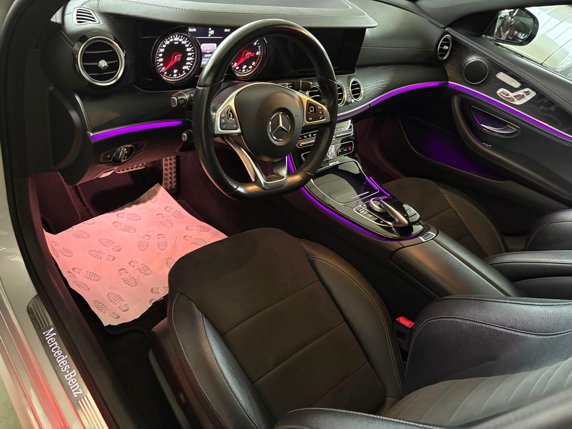 MERCEDES-BENZ E 220 d AMG Line 9G-Tronic-image-13