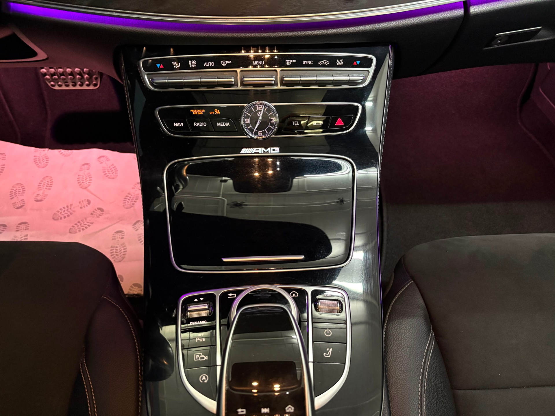 MERCEDES-BENZ E 220 d AMG Line 9G-Tronic-image-9