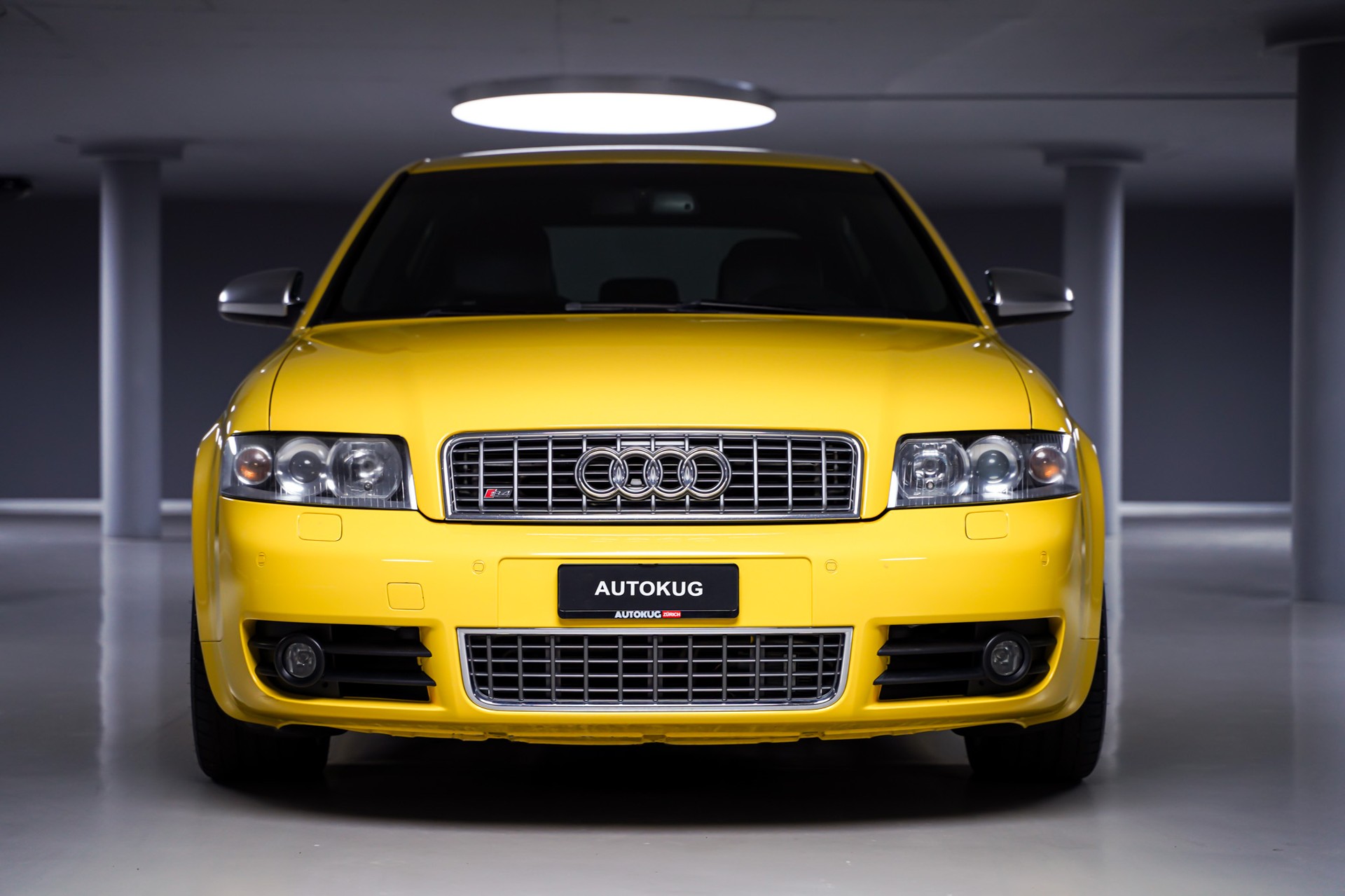 AUDI S4 4.2 V8 quattro-showroom-element-1