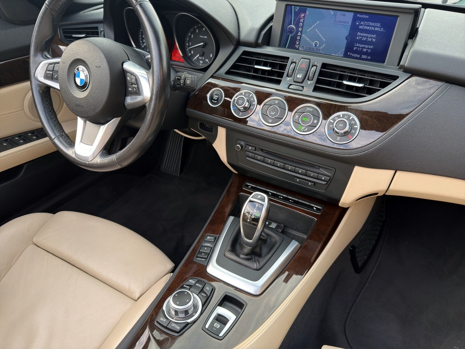 BMW Z4 35i sDrive DK Roadster-image-11
