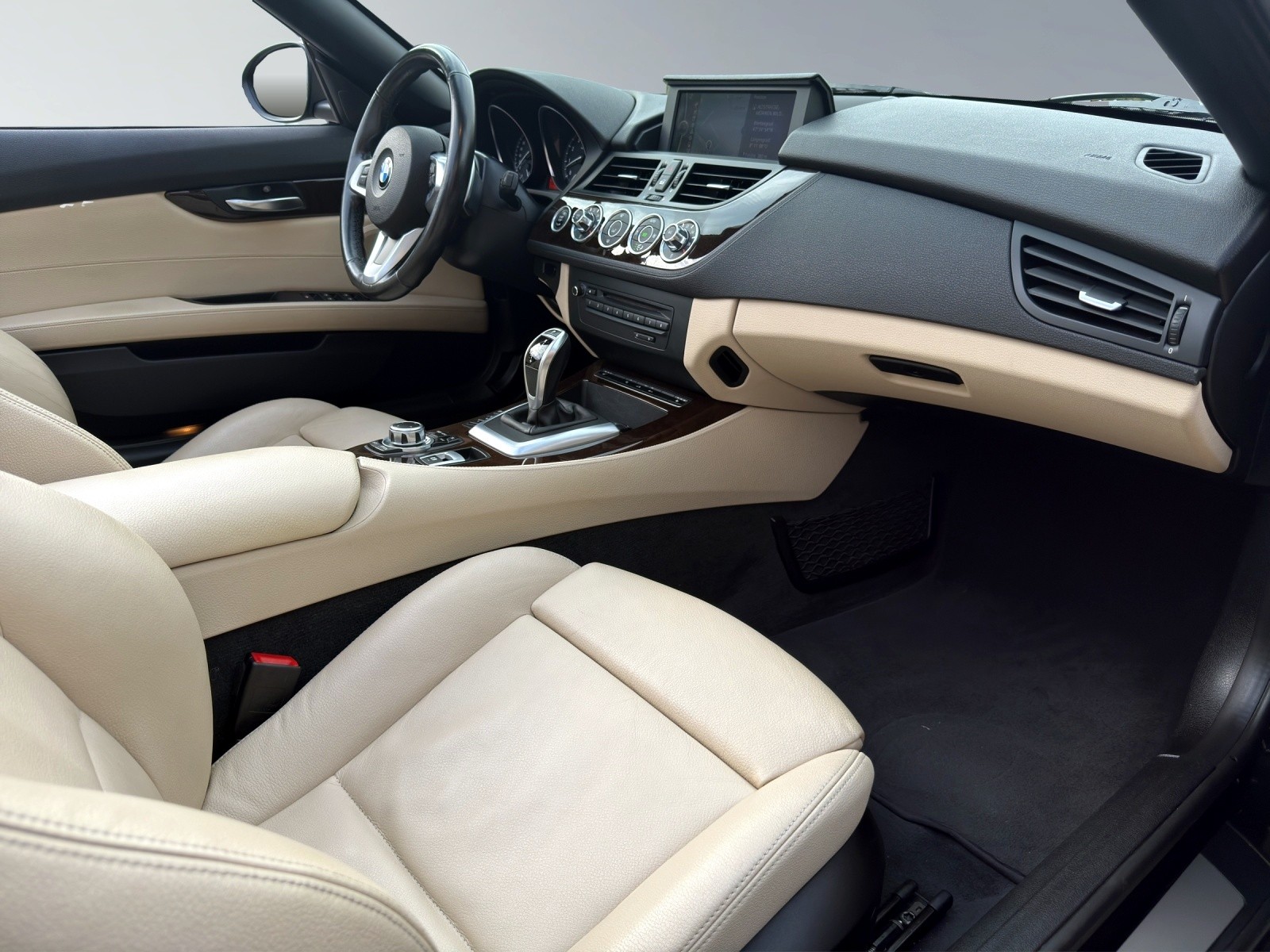 BMW Z4 35i sDrive DK Roadster-image-12