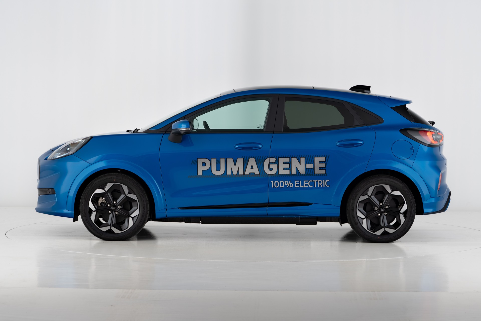 FORD Puma Gen-E Premium-showroom-element-2
