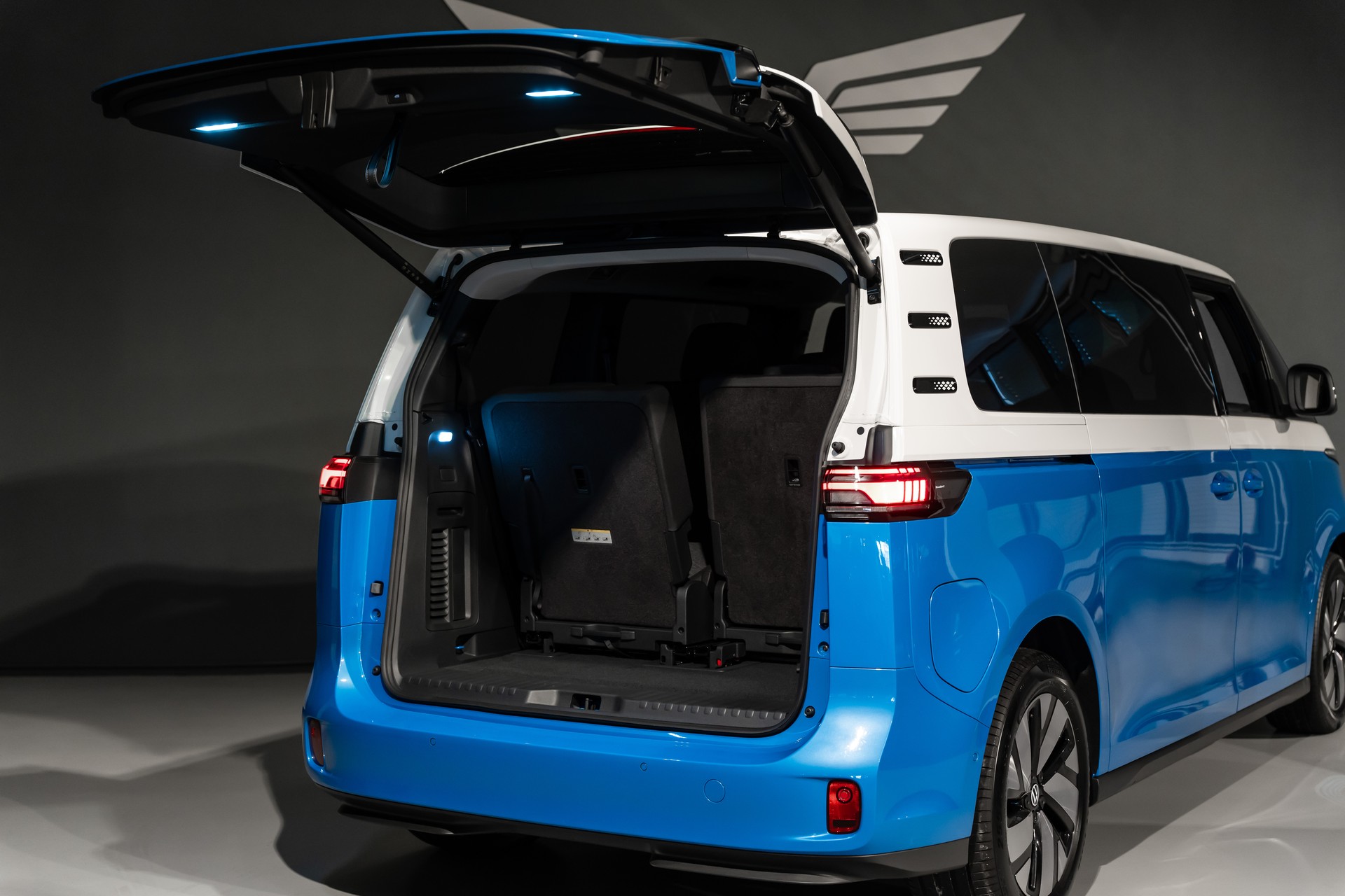VW ID.Buzz LWB Pro 7-Sitzer-image-11