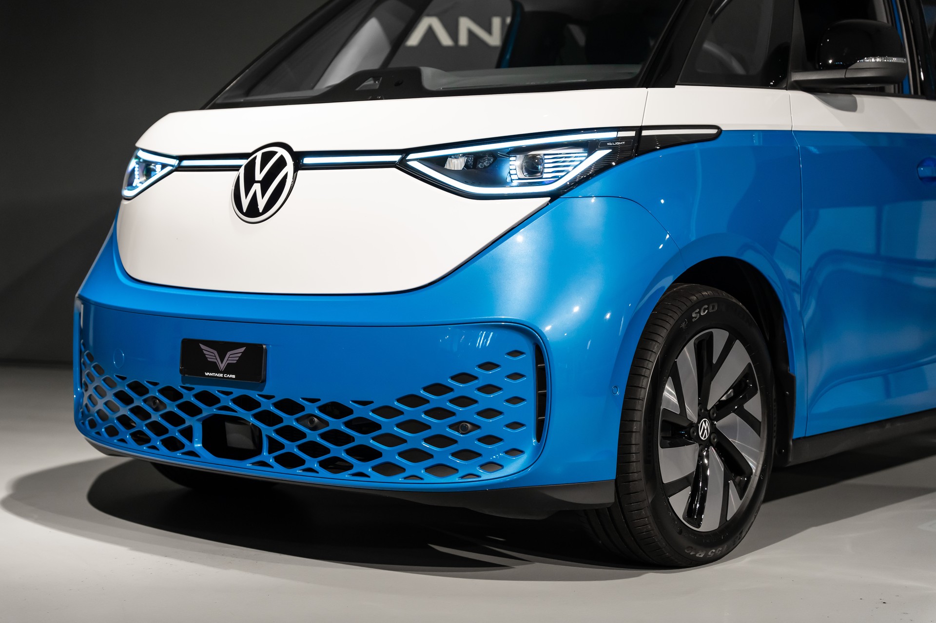 VW ID.Buzz LWB Pro 7-Sitzer-image-4