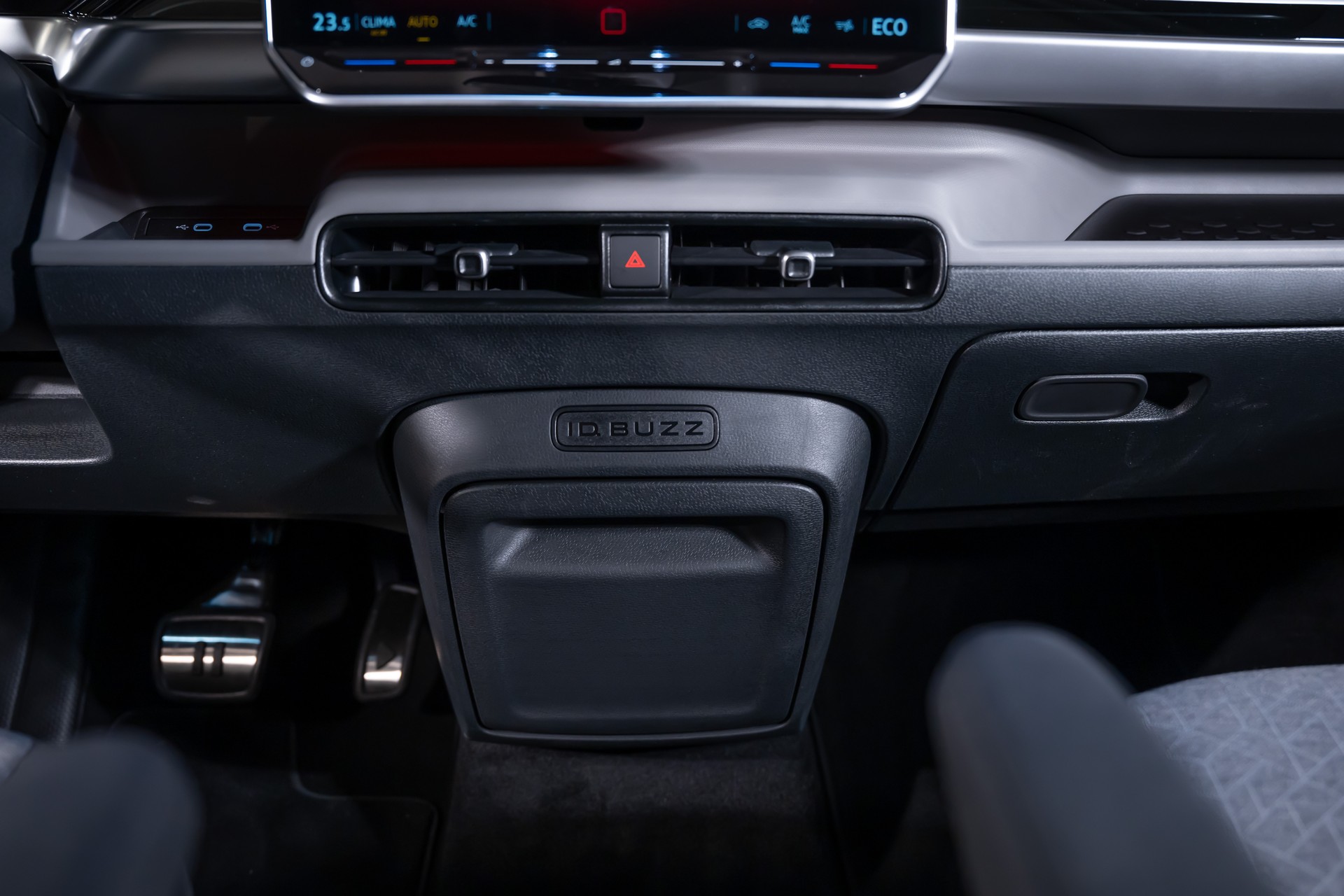 VW ID.Buzz LWB Pro 7-Sitzer-image-25
