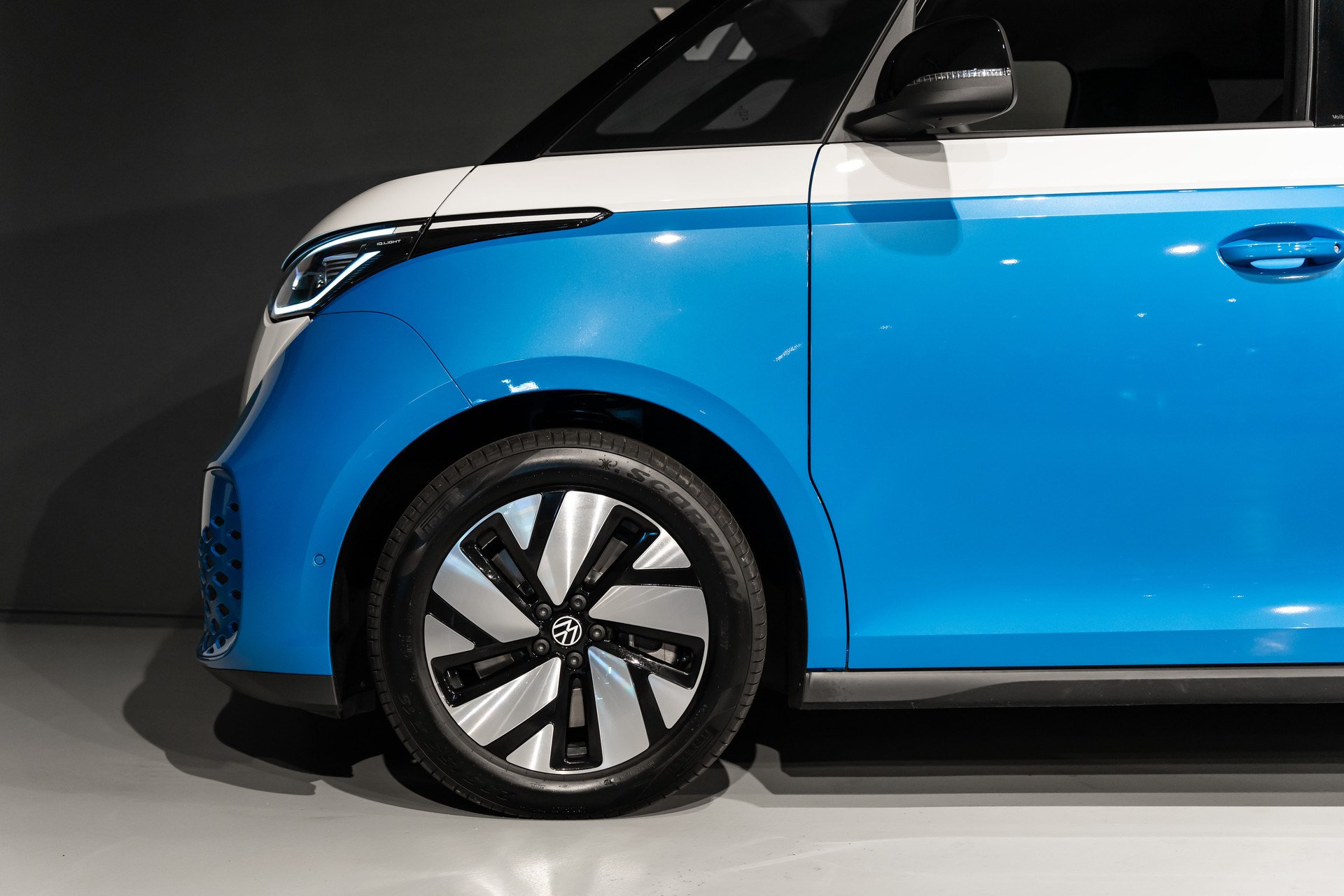 VW ID.Buzz LWB Pro 7-Sitzer-image-5