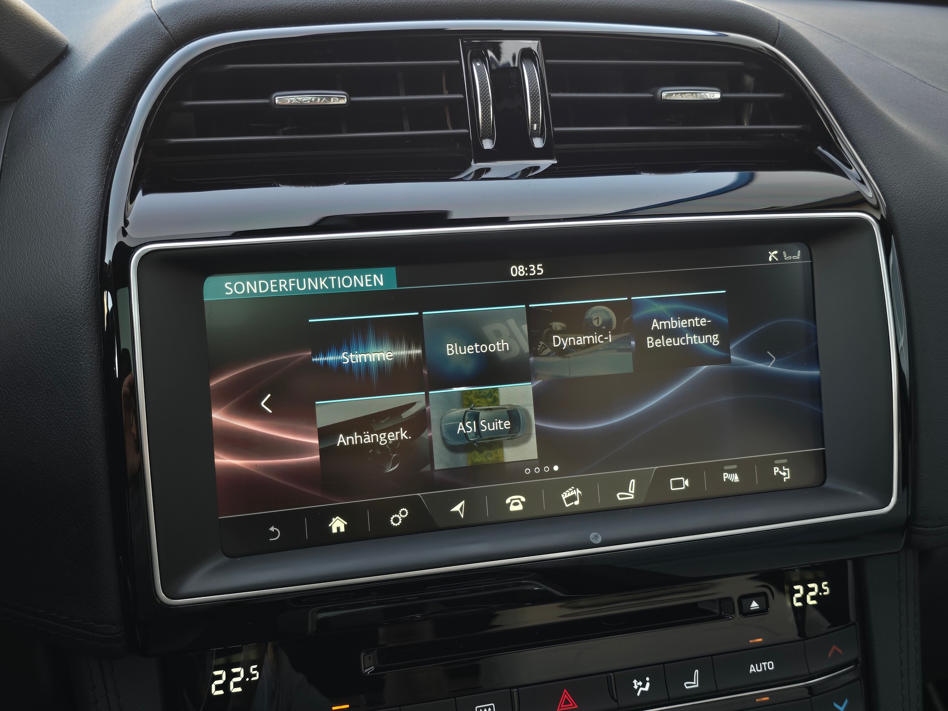 JAGUAR F-Pace 3.0 TD First Edition R-Sport AWD Automatik mit AHK-image-23