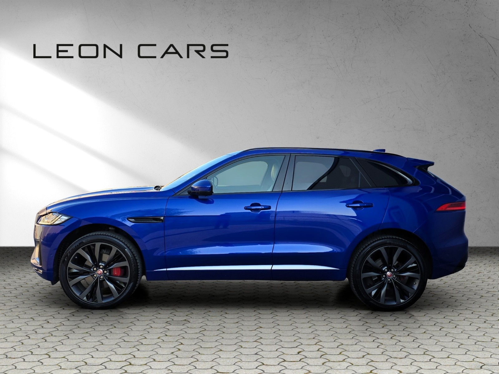 JAGUAR F-Pace 3.0 TD First Edition R-Sport AWD Automatik mit AHK-image-7
