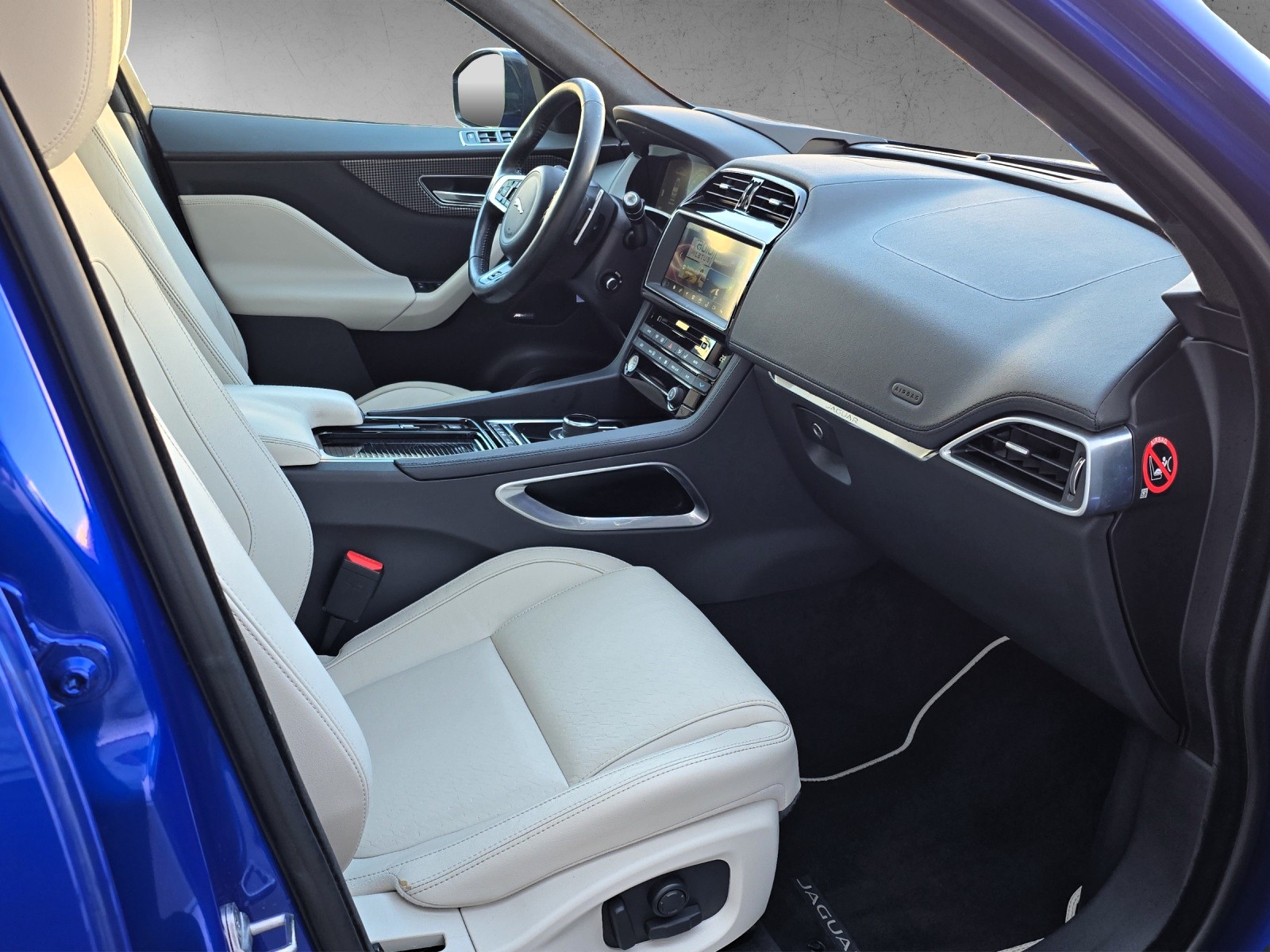 JAGUAR F-Pace 3.0 TD First Edition R-Sport AWD Automatik mit AHK-image-10