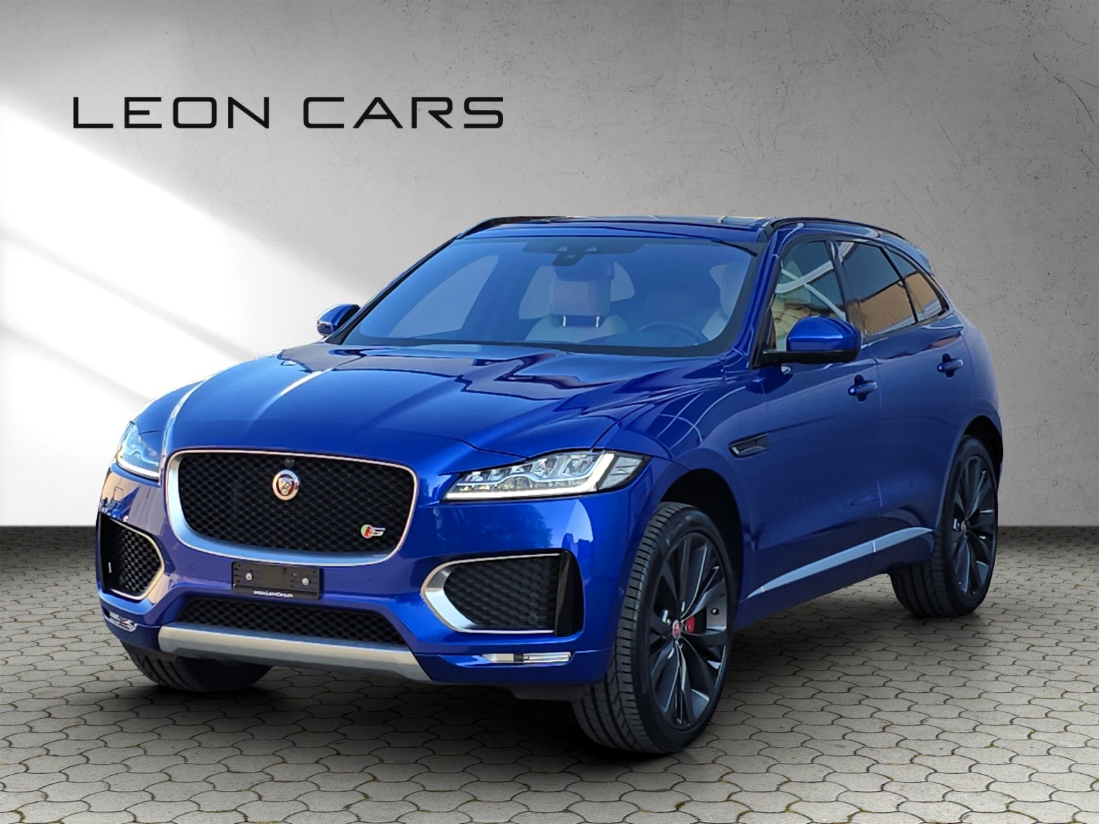 JAGUAR F-Pace 3.0 TD First Edition R-Sport AWD Automatik mit AHK