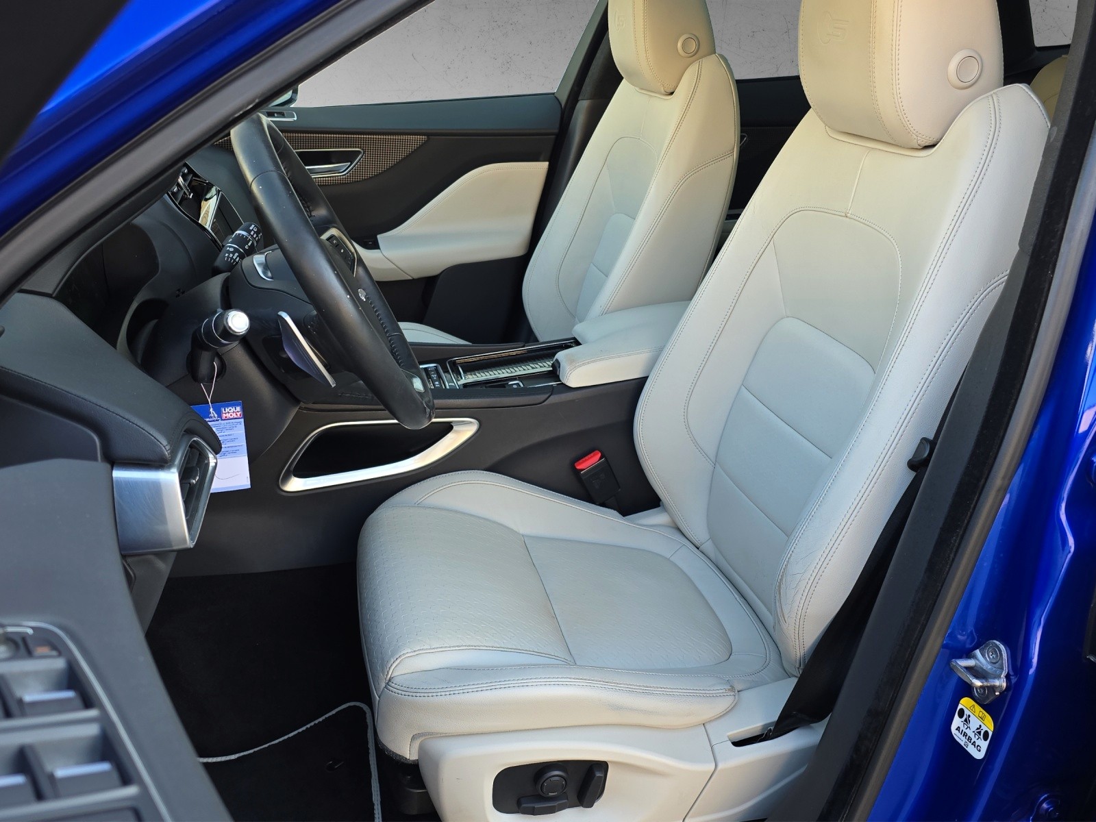 JAGUAR F-Pace 3.0 TD First Edition R-Sport AWD Automatik mit AHK-image-9