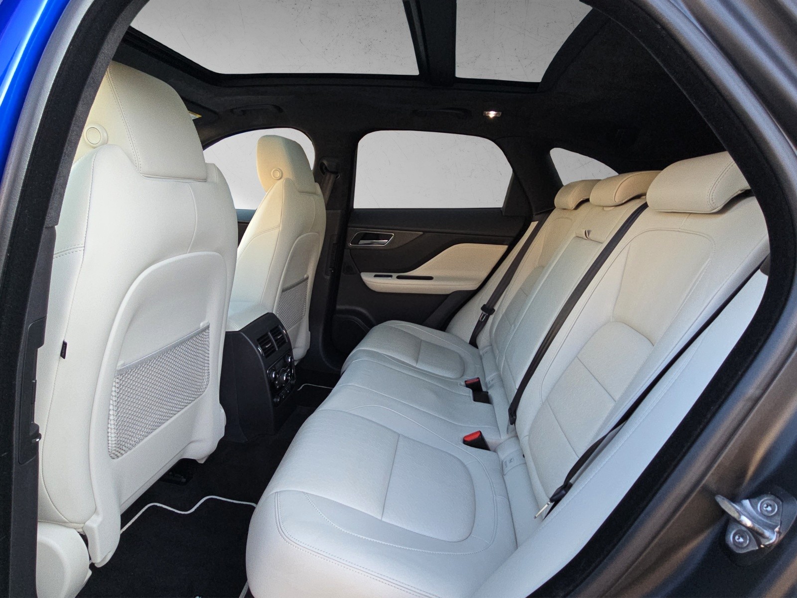 JAGUAR F-Pace 3.0 TD First Edition R-Sport AWD Automatik mit AHK-image-14