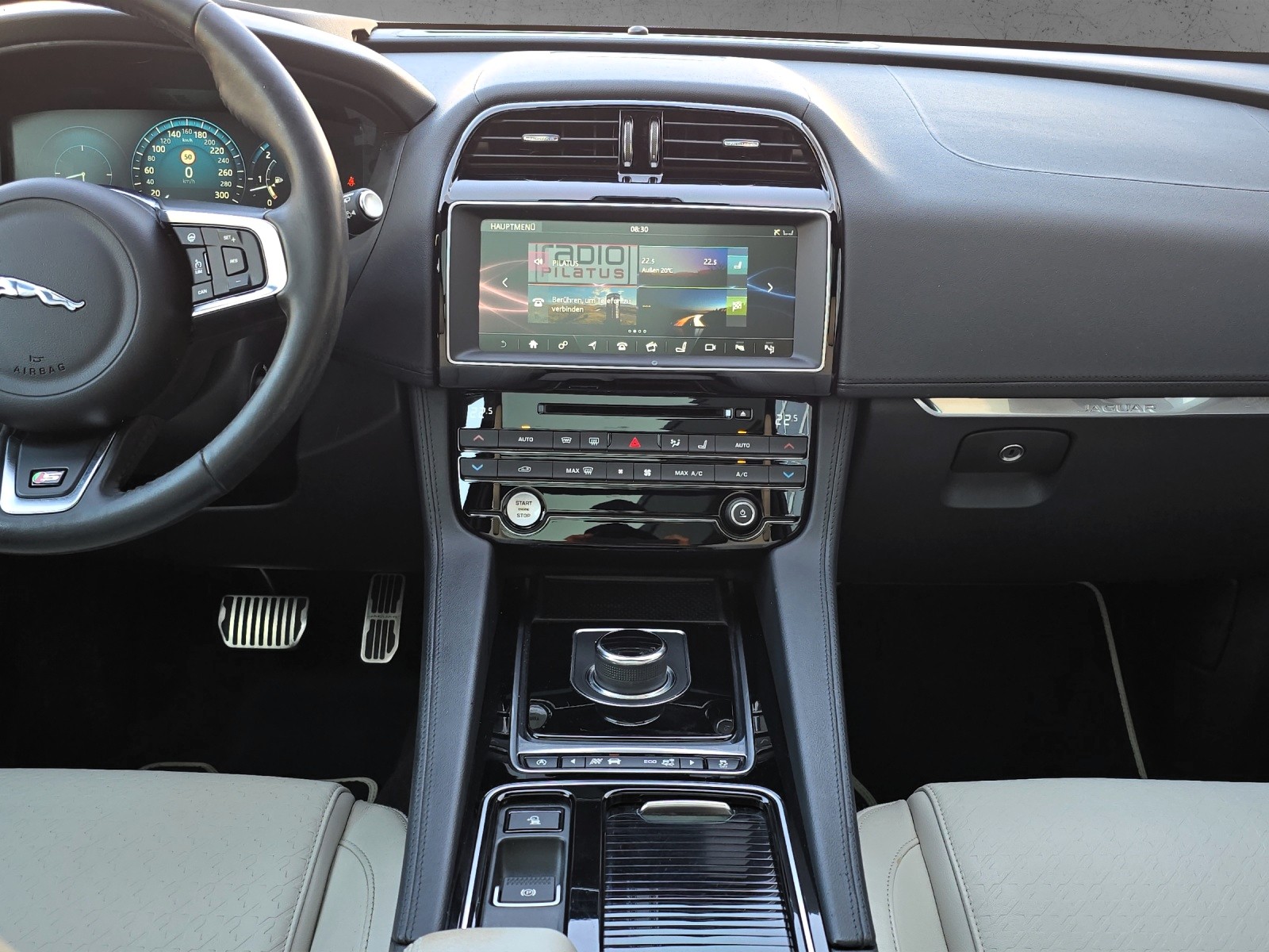 JAGUAR F-Pace 3.0 TD First Edition R-Sport AWD Automatik mit AHK-image-12